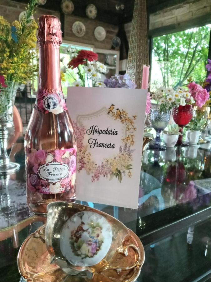 La Petite France Hotel Нова Петрополис Екстериор снимка